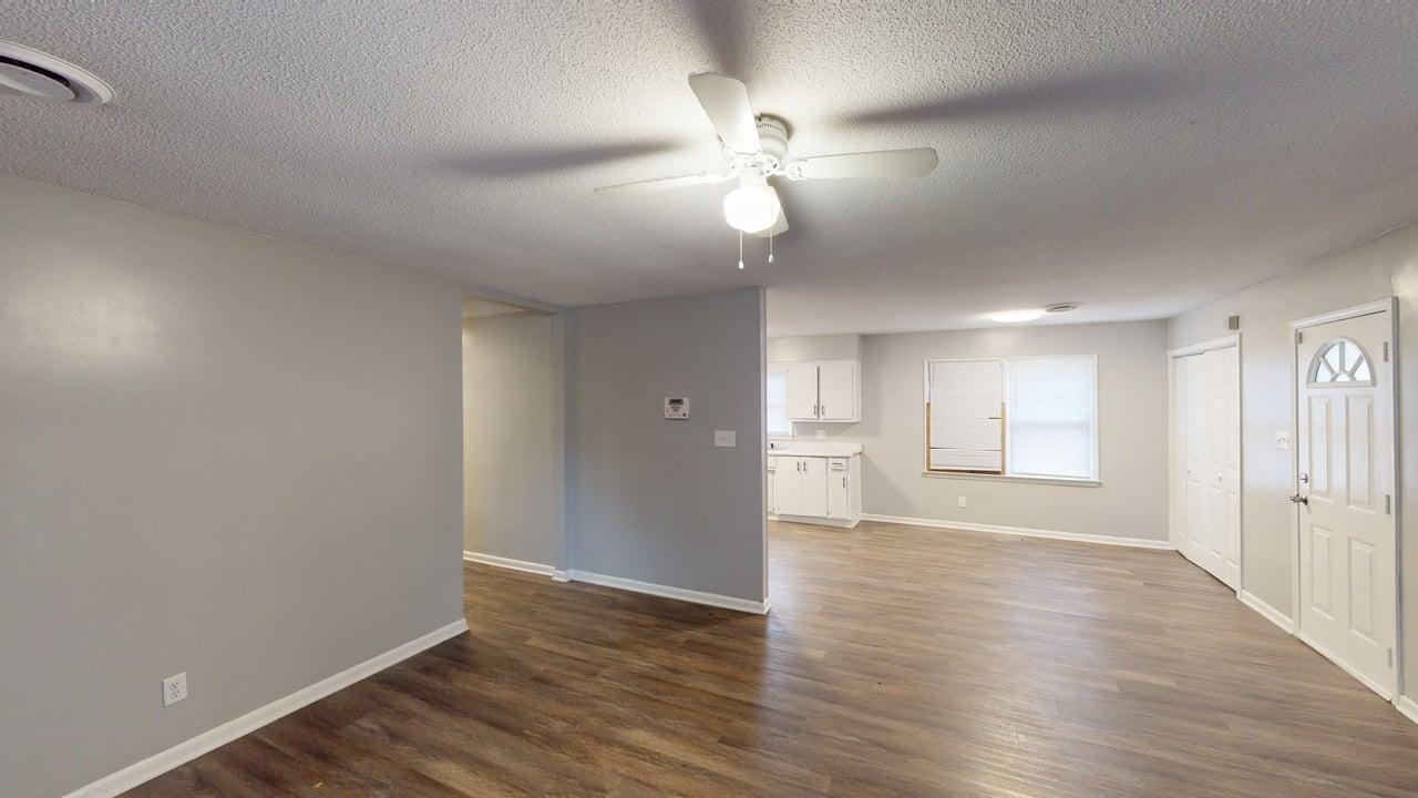 308 Hillandale Road Spartanburg, SC 29301 - Photo 2 of 27