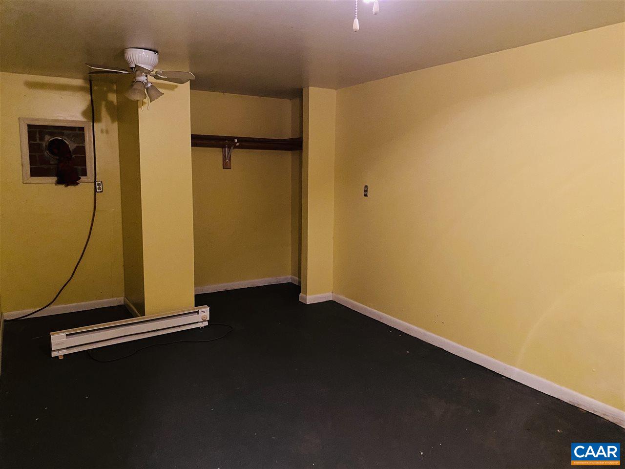 38 George James Loop Radiant, VA 22732 - Photo 18 of 24 en empty room with windows