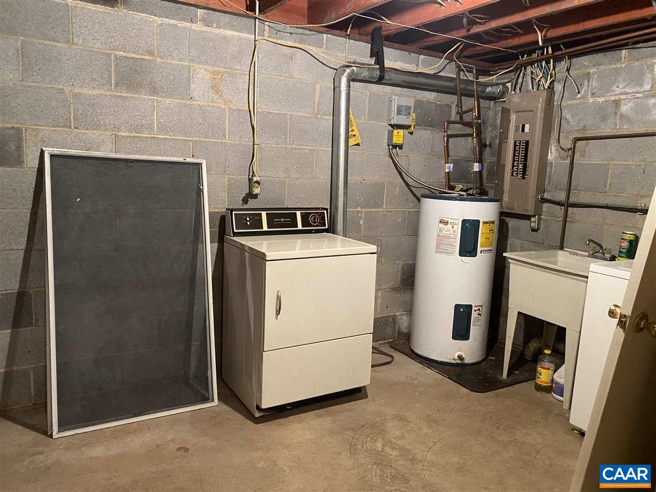 38 George James Loop Radiant, VA 22732 - Photo 19 of 24 a utility room with dryer and washer