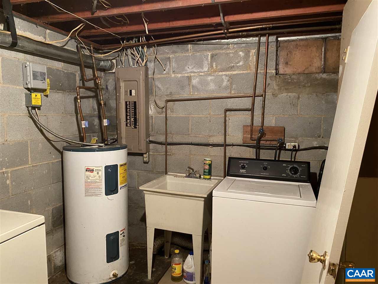 38 George James Loop Radiant, VA 22732 - Photo 20 of 24 a utility room with dryer and washer