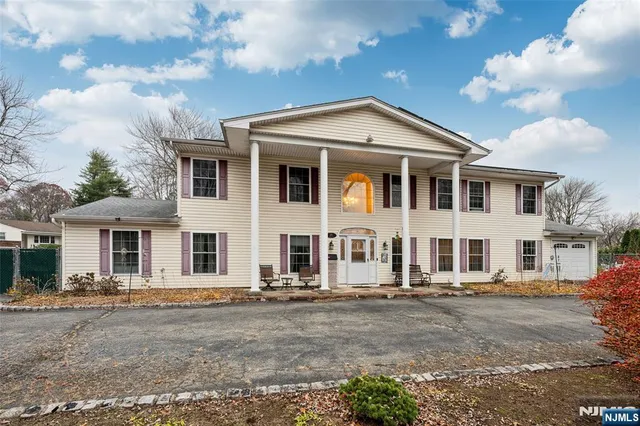 $925,000 | 255 Knoll Road, Lake Hiawatha, NJ 07034