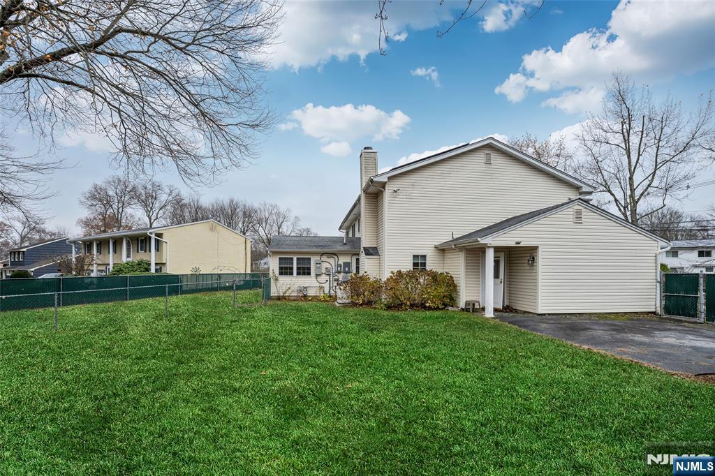 255 Knoll Road Lake Hiawatha, NJ 07034 - Photo 31 of 35 a view of a house with a yard