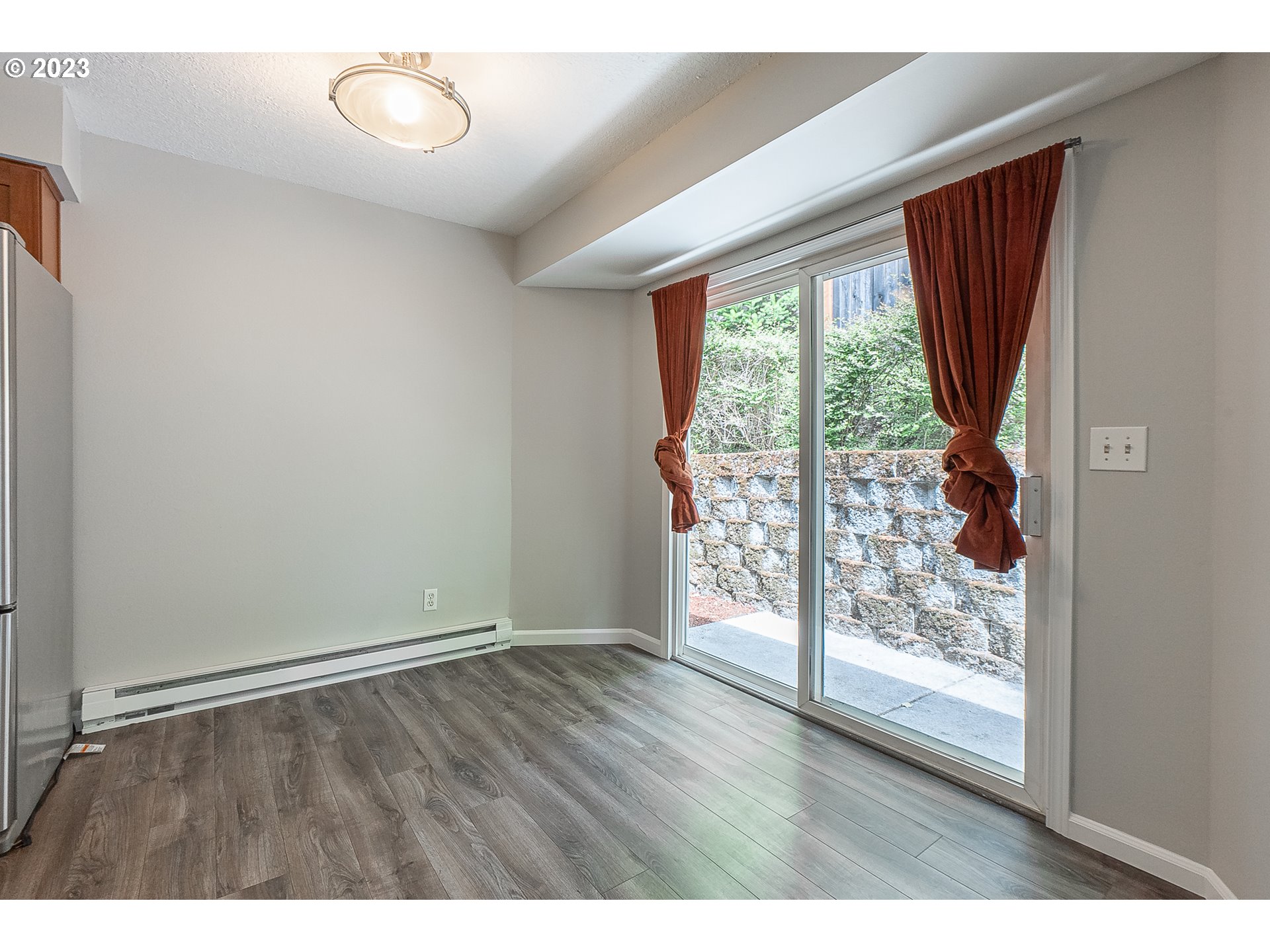 2529 Southwest Spring Garden Street, Unit 3 Portland, OR 97219 - Photo 13 of 31 Gallery Image 13