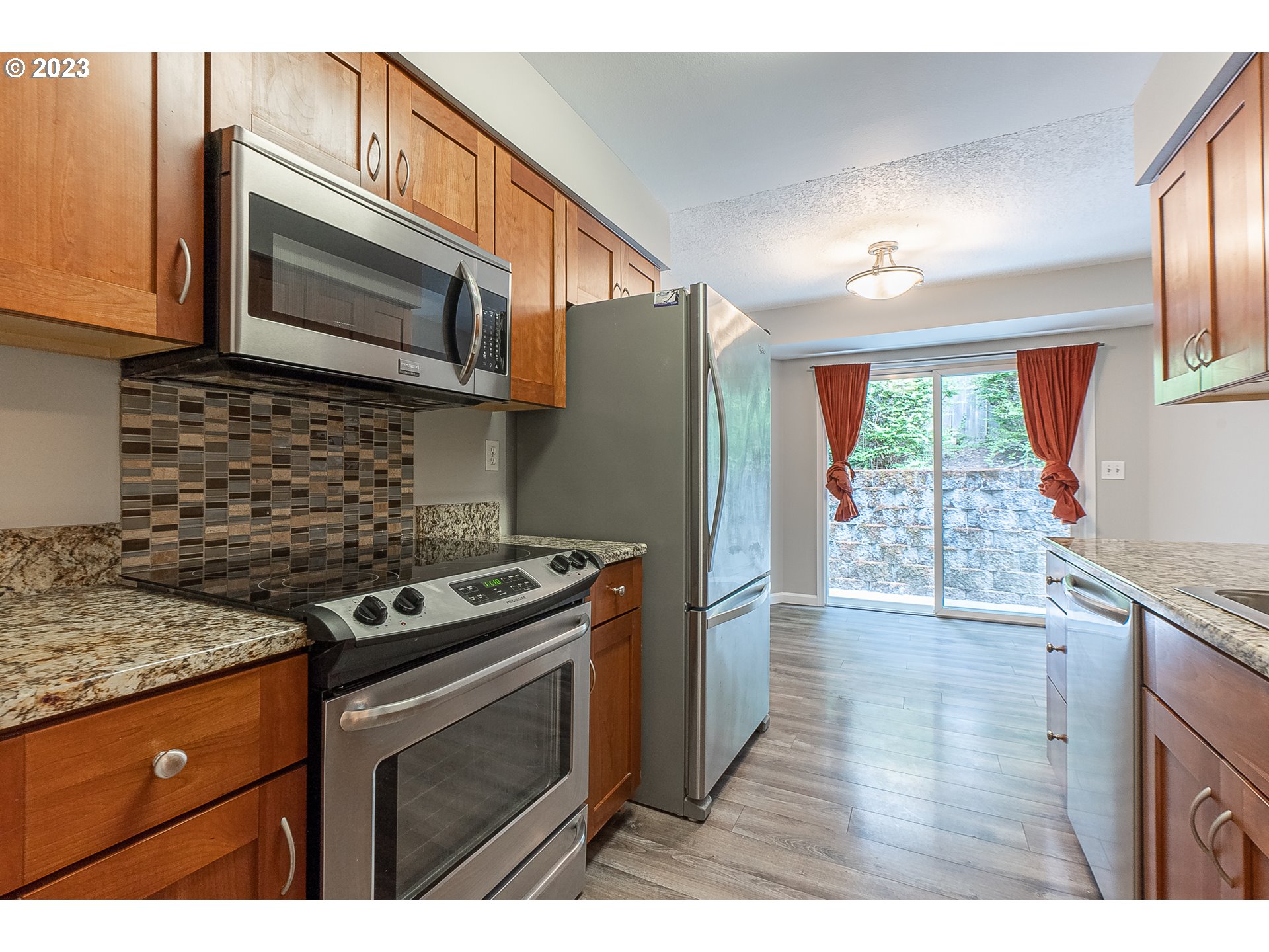 2529 Southwest Spring Garden Street, Unit 3 Portland, OR 97219 - Photo 14 of 31 Gallery Image 14