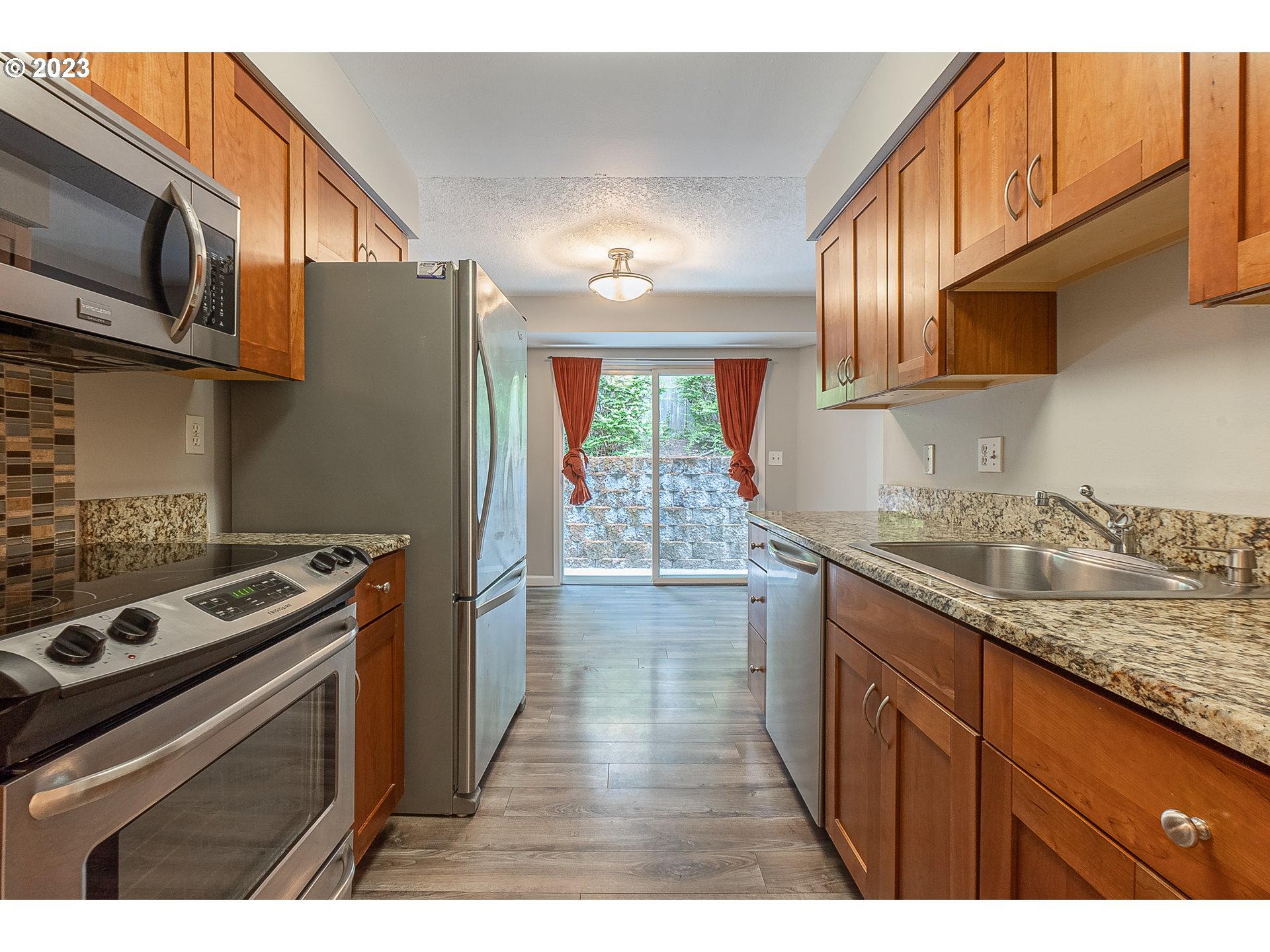 2529 Southwest Spring Garden Street, Unit 3 Portland, OR 97219 - Photo 15 of 31 Gallery Image 15