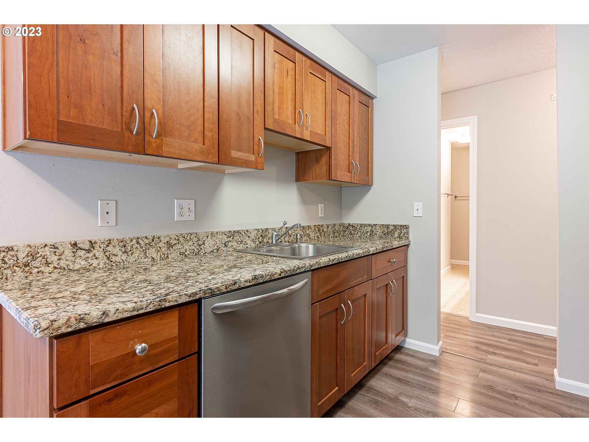 2529 Southwest Spring Garden Street, Unit 3 Portland, OR 97219 - Photo 16 of 31 Gallery Image 16