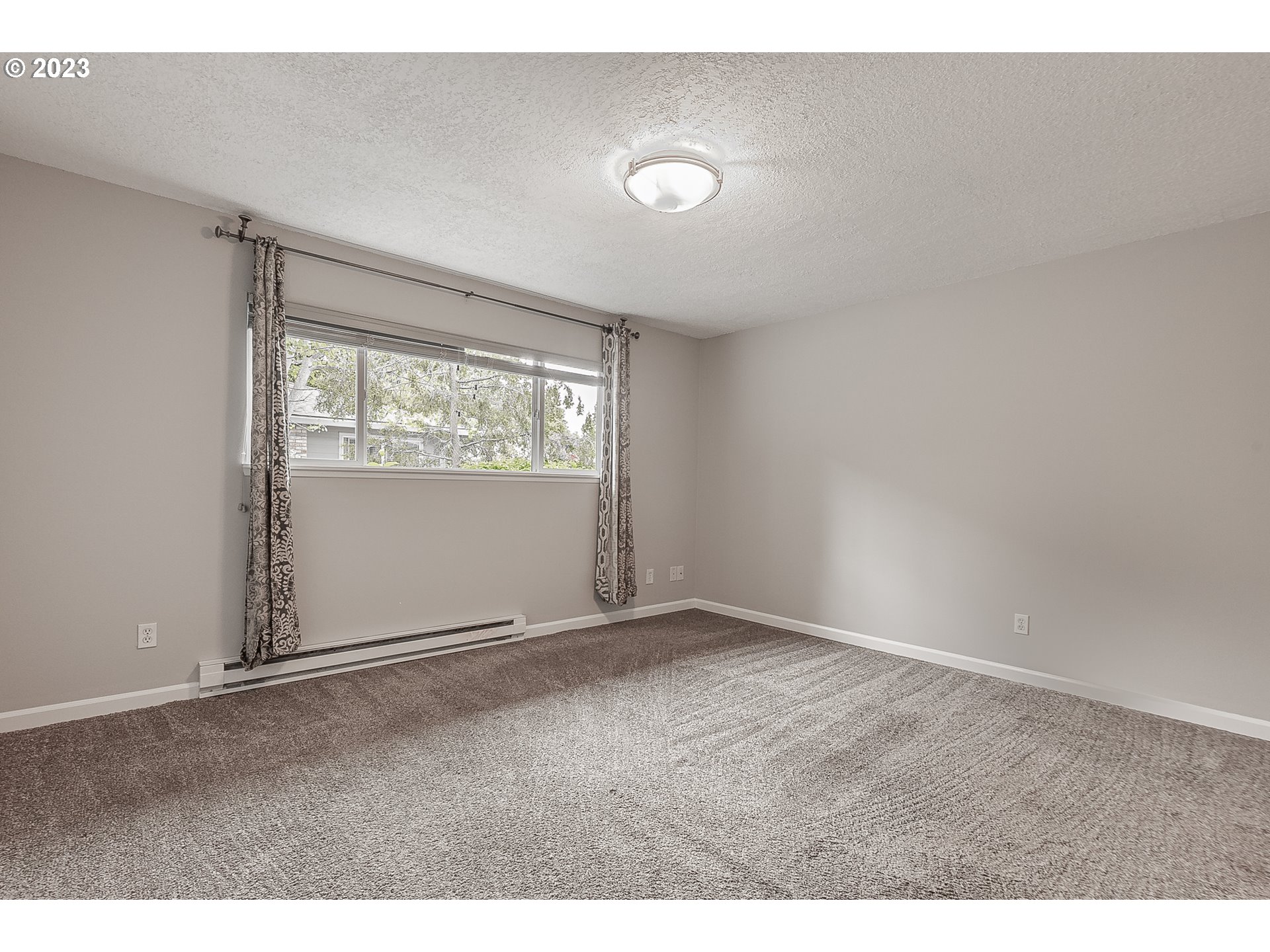 2529 Southwest Spring Garden Street, Unit 3 Portland, OR 97219 - Photo 19 of 31 Gallery Image 19