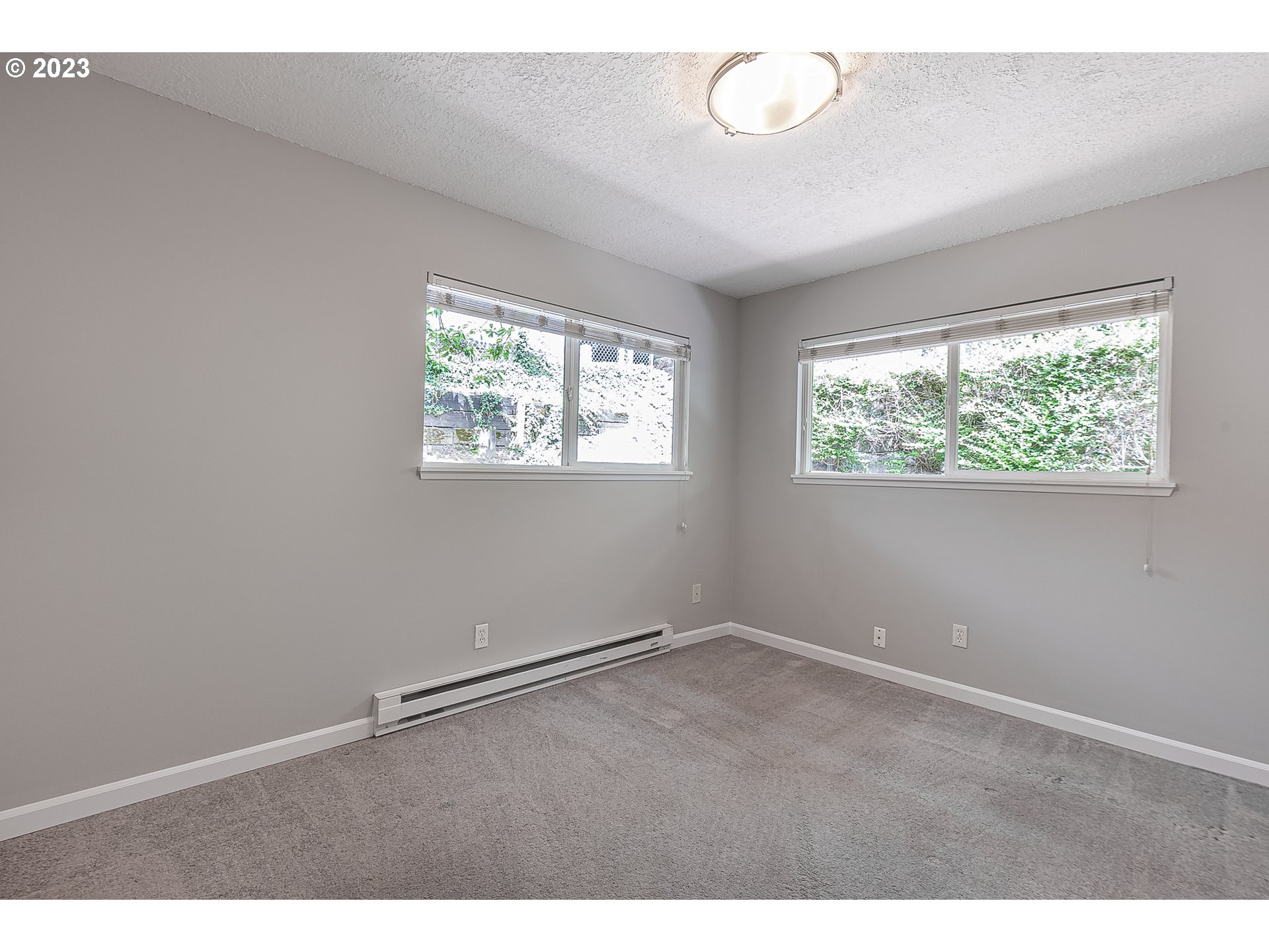 2529 Southwest Spring Garden Street, Unit 3 Portland, OR 97219 - Photo 20 of 31 Gallery Image 20
