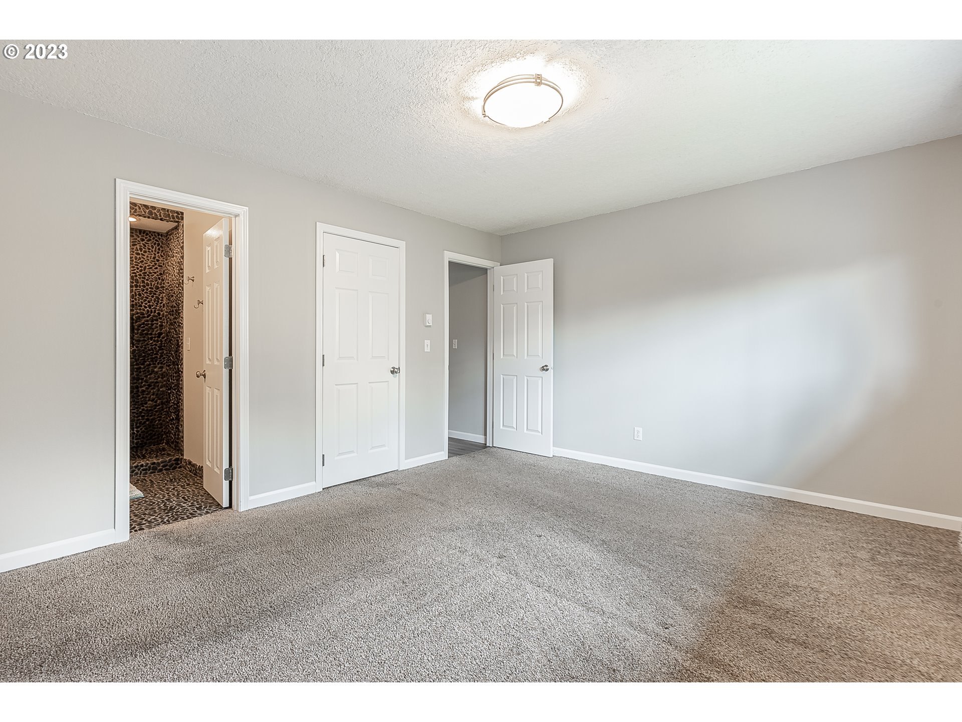 2529 Southwest Spring Garden Street, Unit 3 Portland, OR 97219 - Photo 21 of 31 Gallery Image 21