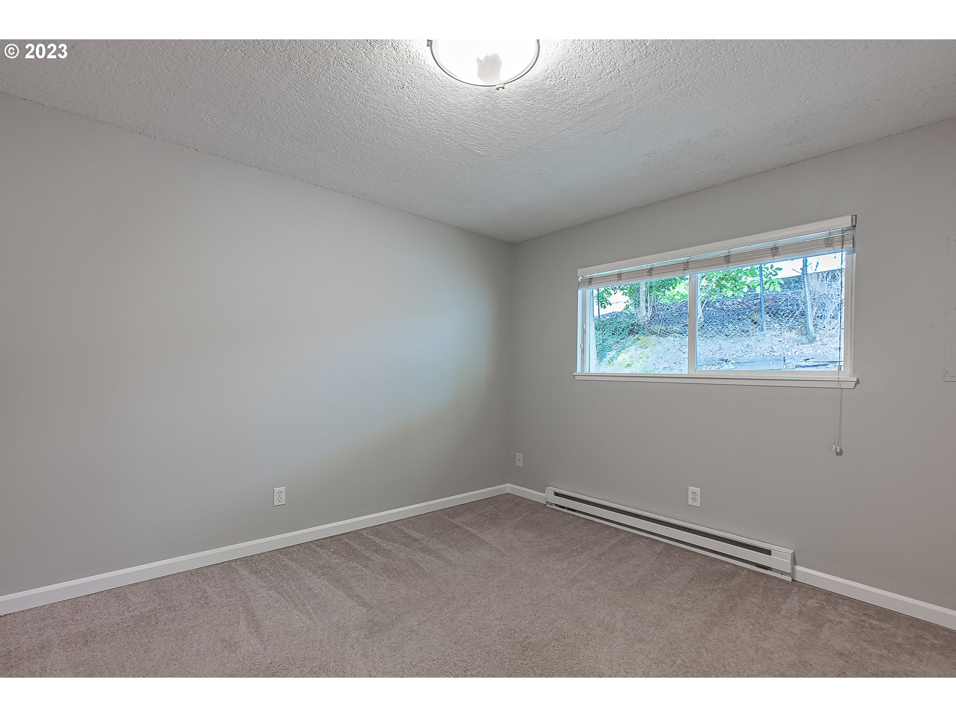 2529 Southwest Spring Garden Street, Unit 3 Portland, OR 97219 - Photo 26 of 31 Gallery Image 26