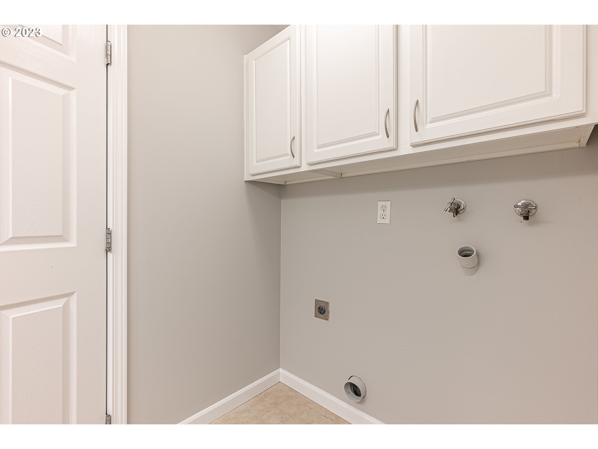 2529 Southwest Spring Garden Street, Unit 3 Portland, OR 97219 - Photo 30 of 31 Gallery Image 30