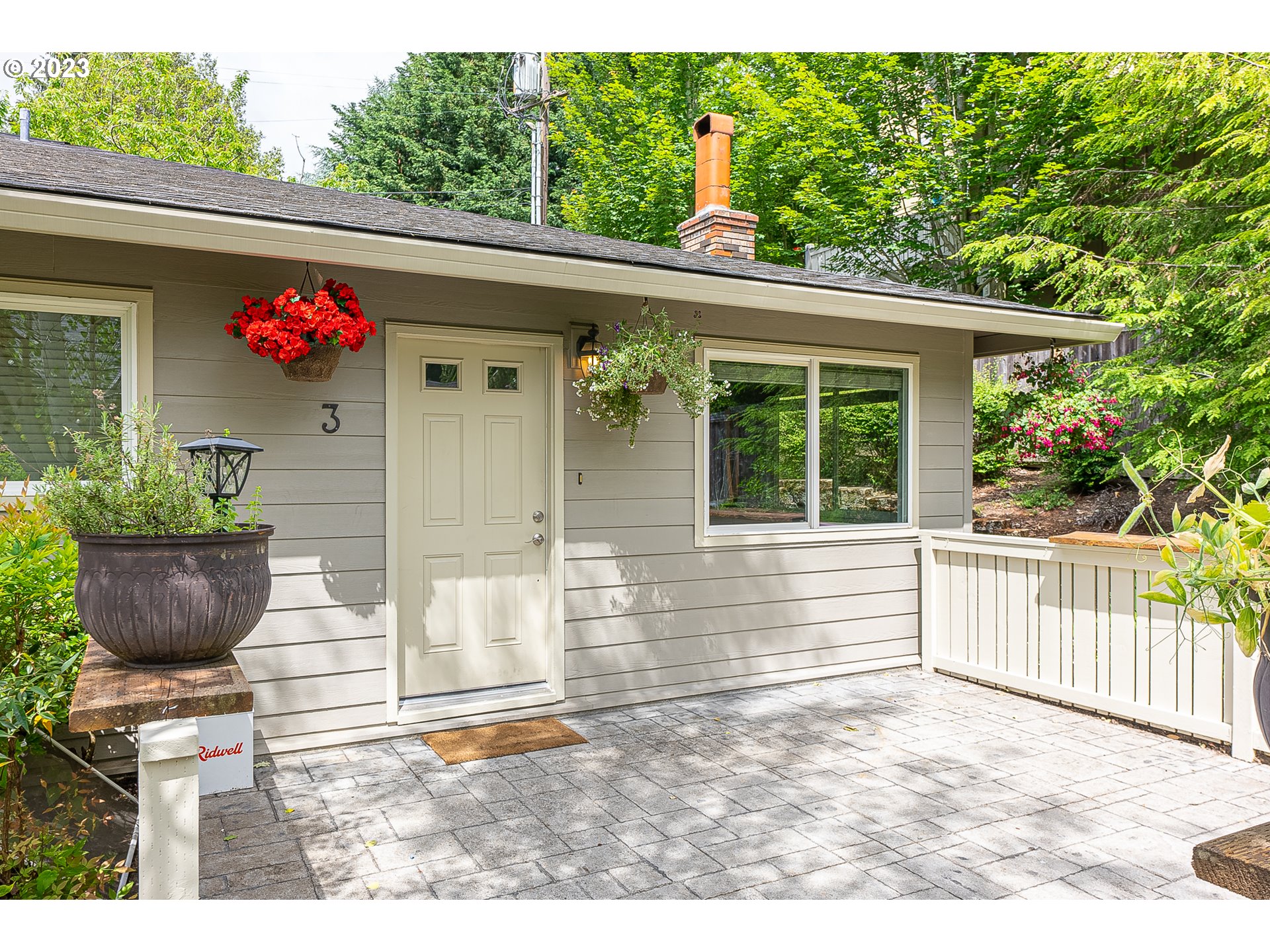 2529 Southwest Spring Garden Street, Unit 3 Portland, OR 97219 - Photo 5 of 31 Gallery Image 5