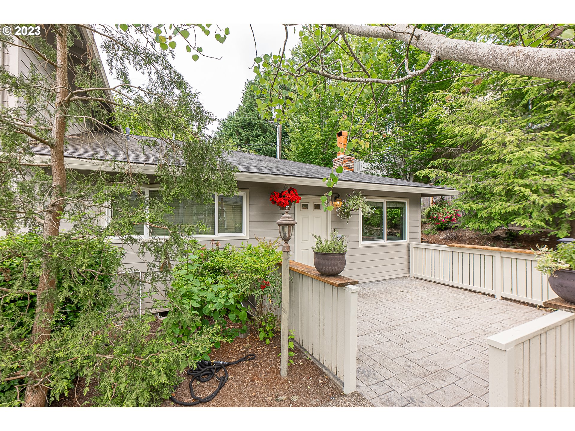 2529 Southwest Spring Garden Street, Unit 3 Portland, OR 97219 - Photo 6 of 31 Gallery Image 6