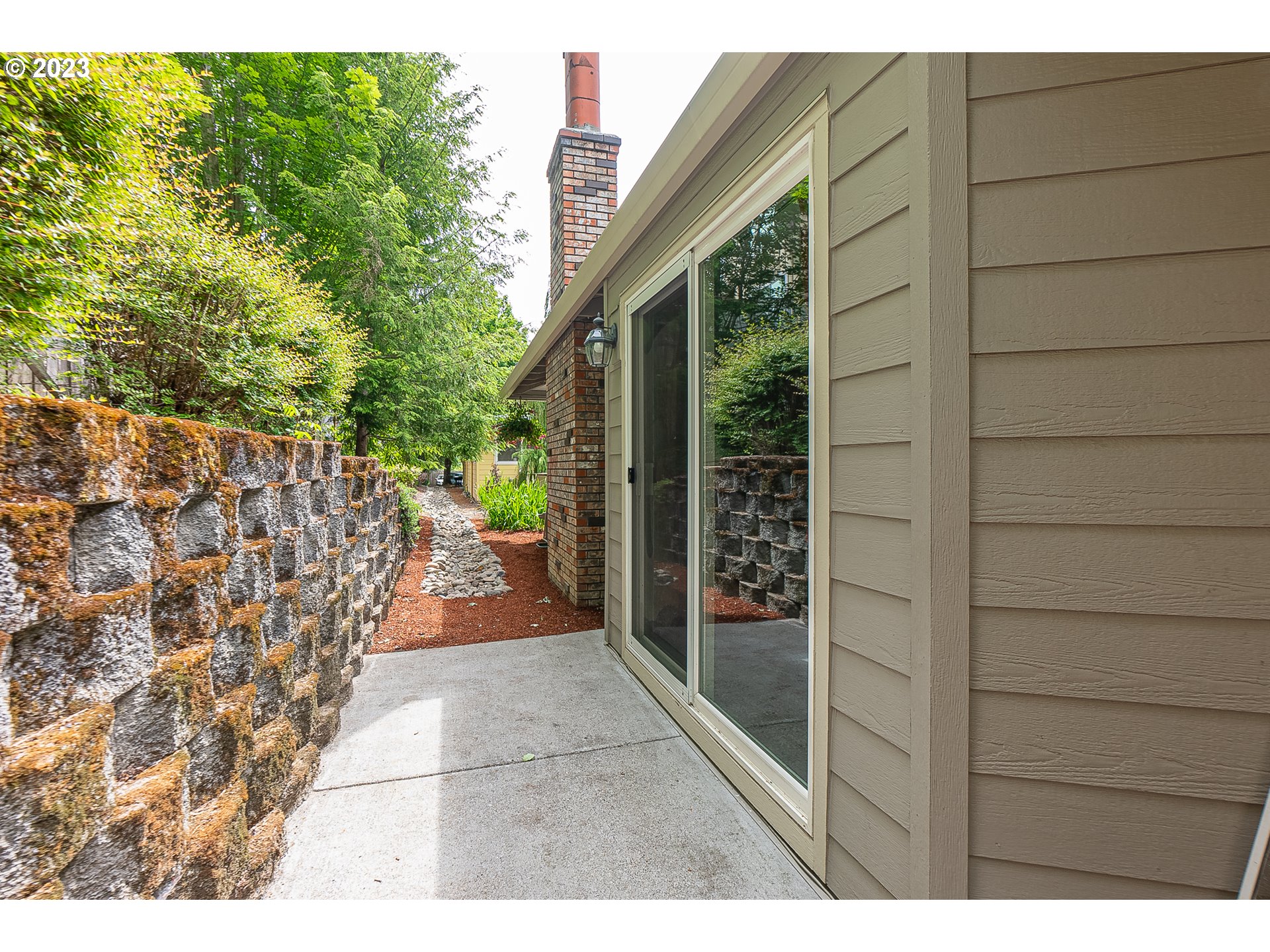 2529 Southwest Spring Garden Street, Unit 3 Portland, OR 97219 - Photo 8 of 31 Gallery Image 8
