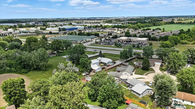 $695,000 | 6516 North Us Highway 31, Franklin, IN 46184