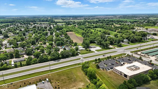 $695,000 | 6516 North Us Highway 31, Franklin, IN 46184