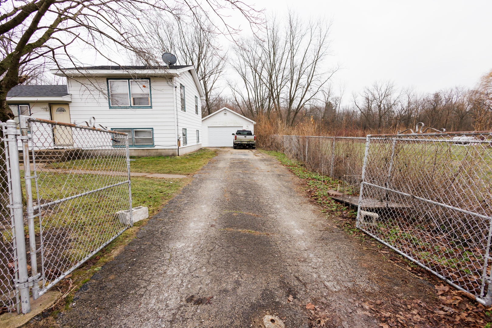 12878 East 2310S Road Pembroke Township, IL 60958 - Photo 6 of 44 a view of a house with a yard