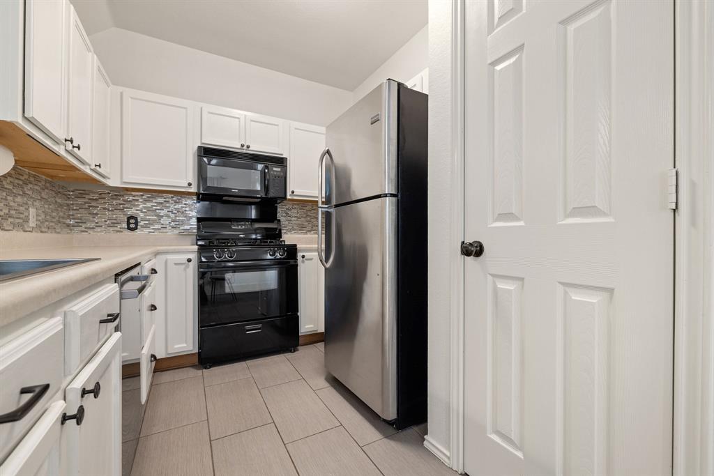 14525 Harris Ridge Boulevard, Unit B Pflugerville, TX 78660 - Photo 8 of 26