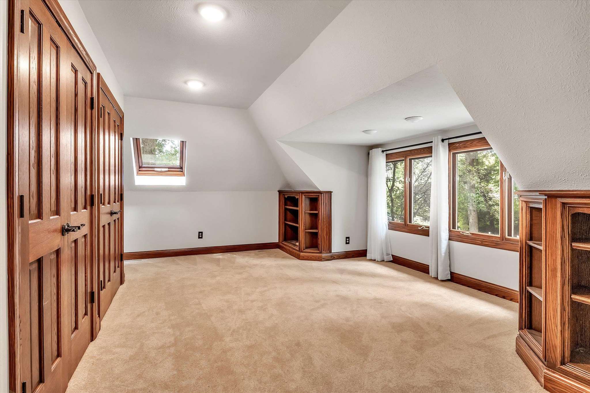 52600 Hickory Road Granger, IN 46530 - Photo 24 of 36 Gallery Image 24