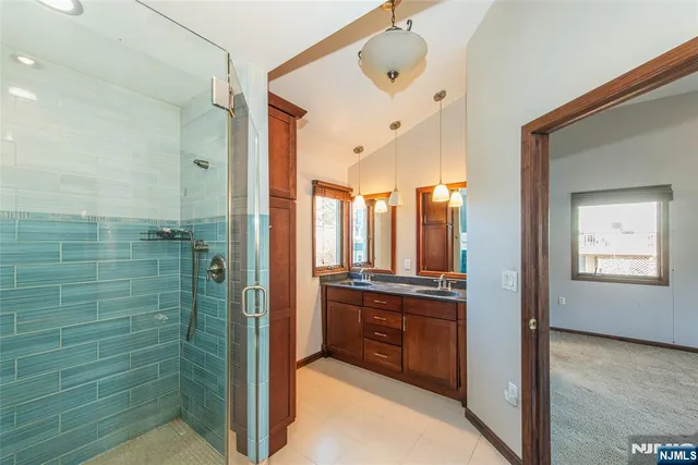 $565,000 | 8 Tyler Place, West Milford, NJ 07421