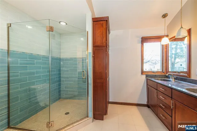 $565,000 | 8 Tyler Place, West Milford, NJ 07421