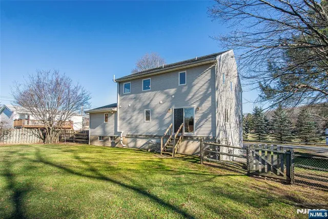 $565,000 | 8 Tyler Place, West Milford, NJ 07421