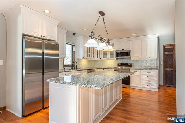 $565,000 | 8 Tyler Place, West Milford, NJ 07421