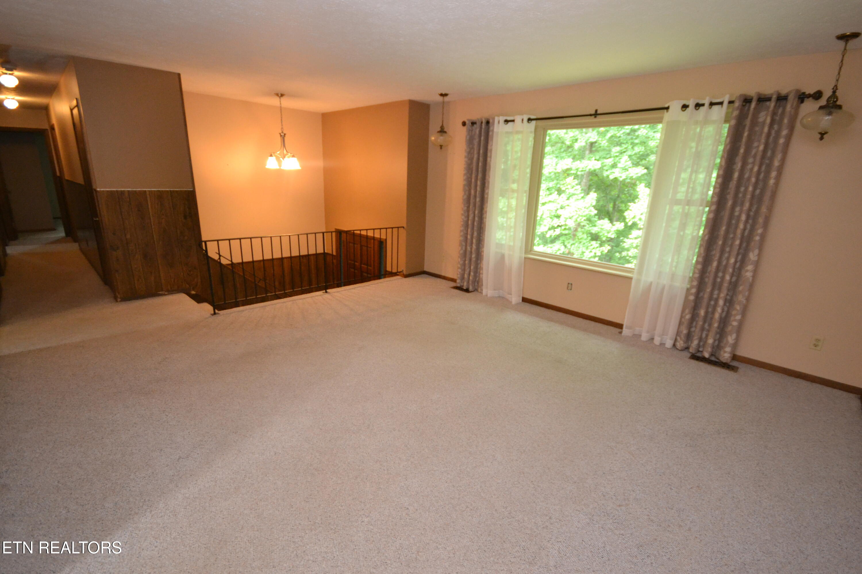 6703 Cate Road Powell, TN 37849 - Photo 7 of 23 Living Room