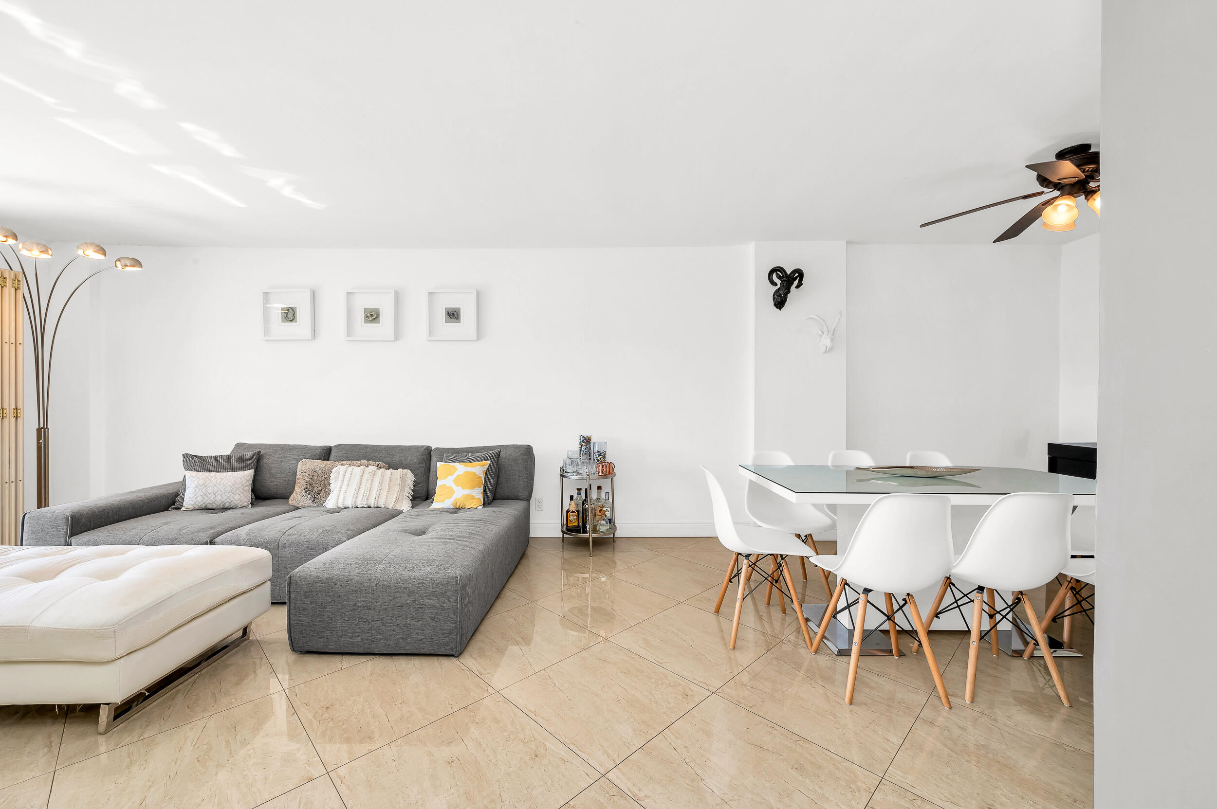 1111 South Ocean Boulevard, Unit 420 Boca Raton, FL 33432 - Photo 9 of 23 Living Room/Dining Room