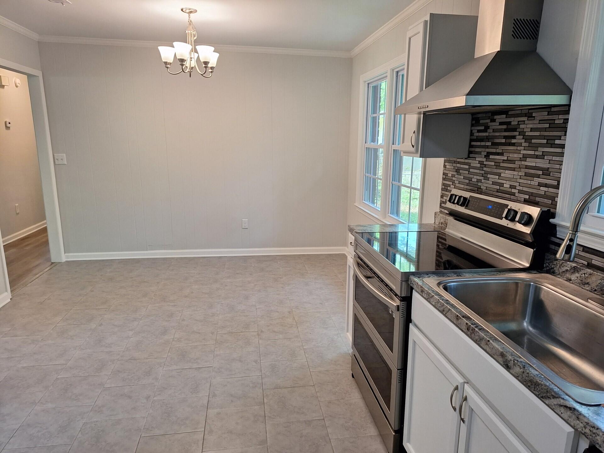 614 Beech Hill Road Summerville, SC 29485 - Photo 3 of 13 Kitchen 2