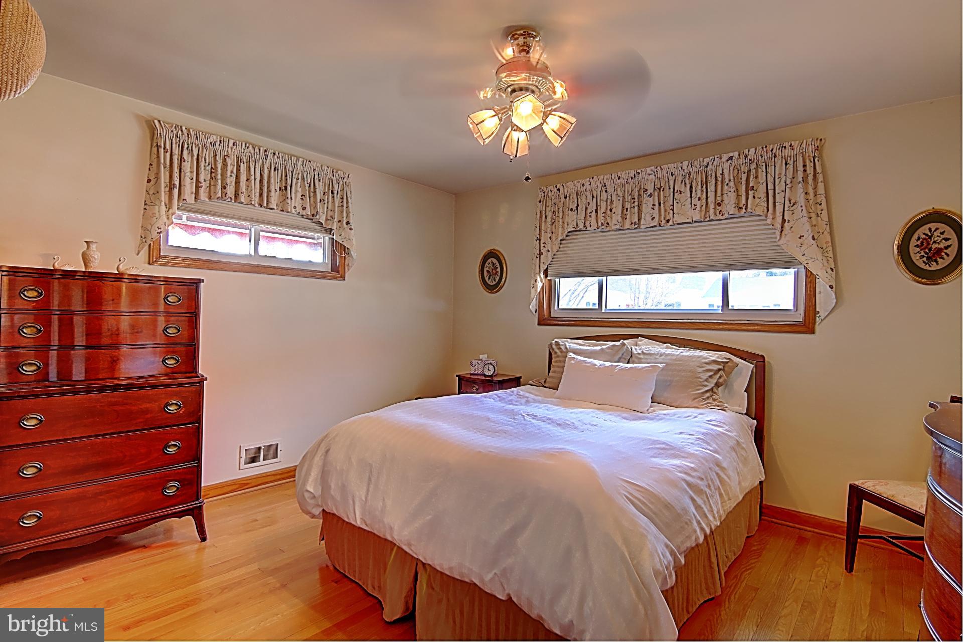 173 Carroll Road Pasadena, MD 21122 - Photo 8 of 16 Bedroom (Master)