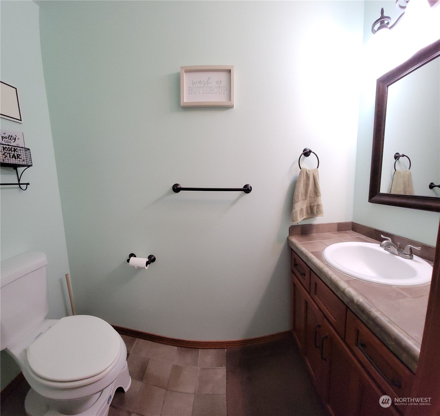 51 Strawberry Hill Road Elma, WA 98541 - Photo 11 of 34 Gallery Image 11