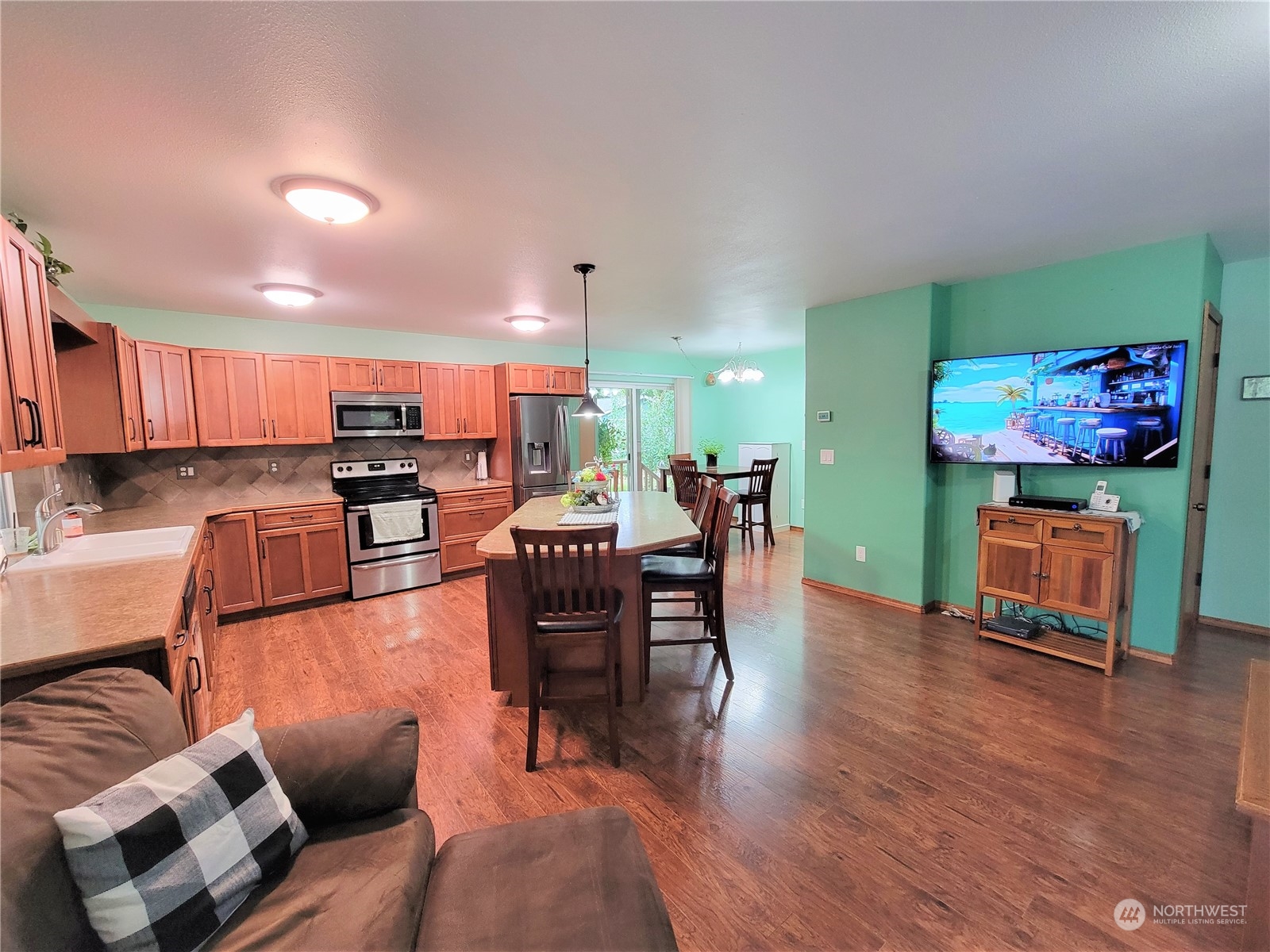 51 Strawberry Hill Road Elma, WA 98541 - Photo 4 of 34 Gallery Image 4