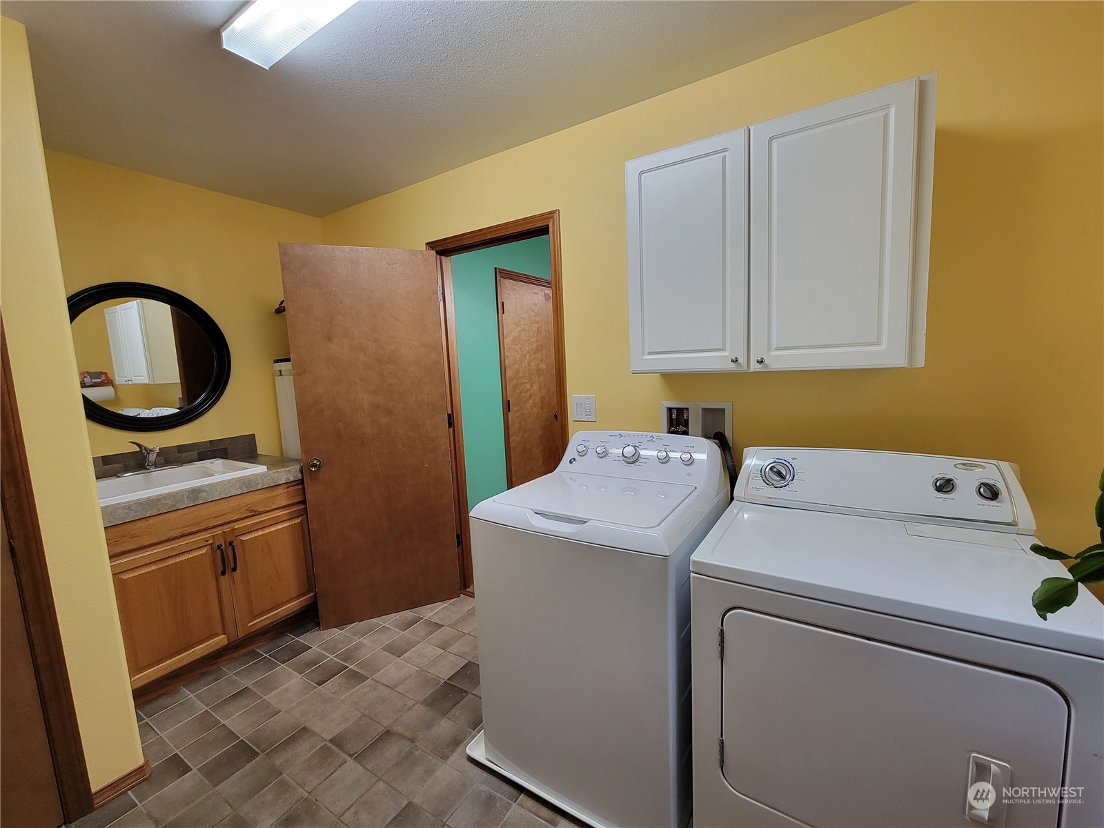 51 Strawberry Hill Road Elma, WA 98541 - Photo 5 of 34 Gallery Image 5