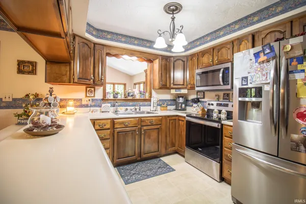 $374,900 | 4797 North County Road 550 East, Mooreland, IN 47360
