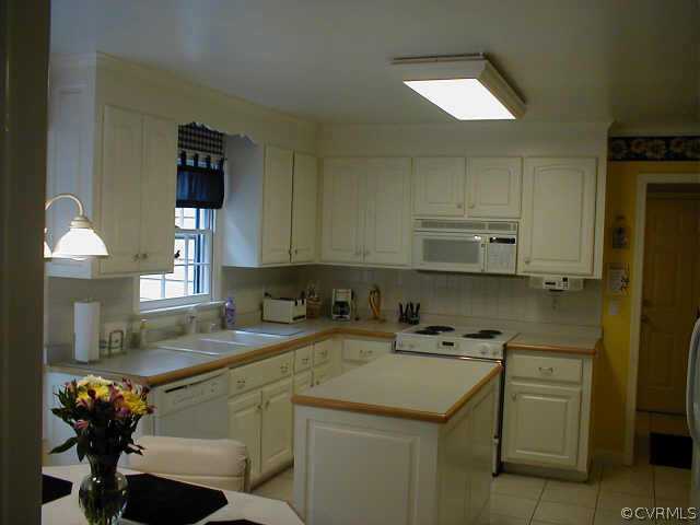 13909 Walnut Creek Road Midlothian, VA 23112 - Photo 3 of 6 Other - KITCHEN