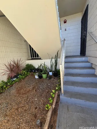 $399,000 | 98-1030 Moanalua Road, Unit 5106, Aiea, HI 96701
