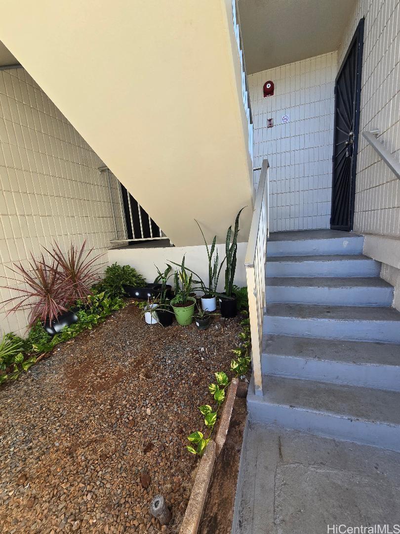 98-1030 Moanalua Road, Unit 5106 Aiea, HI 96701 - Photo 12 of 15 entry to the ground floor unit