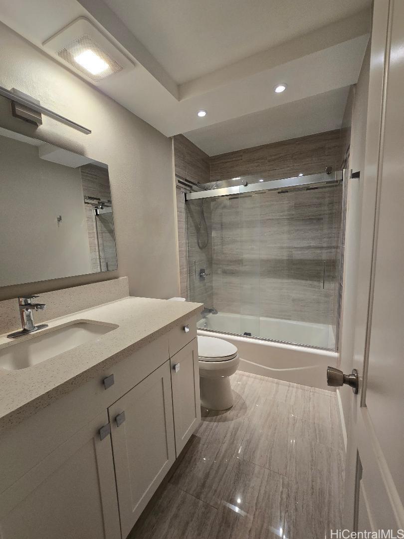 98-1030 Moanalua Road, Unit 5106 Aiea, HI 96701 - Photo 8 of 15 hallway bathroom