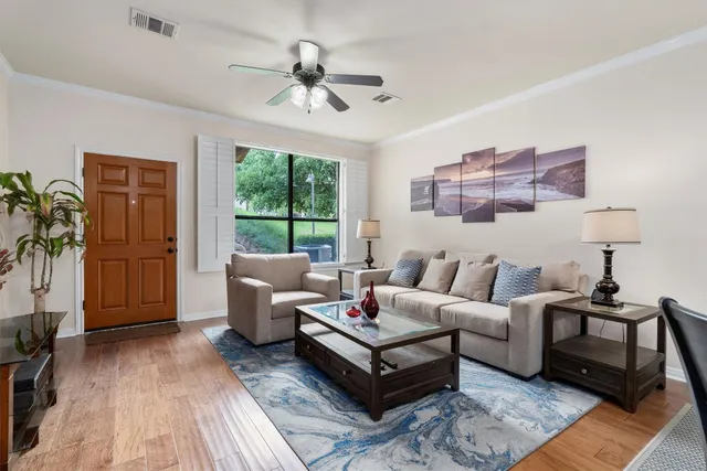 $1,950 | 2101 Town Centre Drive, Unit 2004, Round Rock, TX 78664