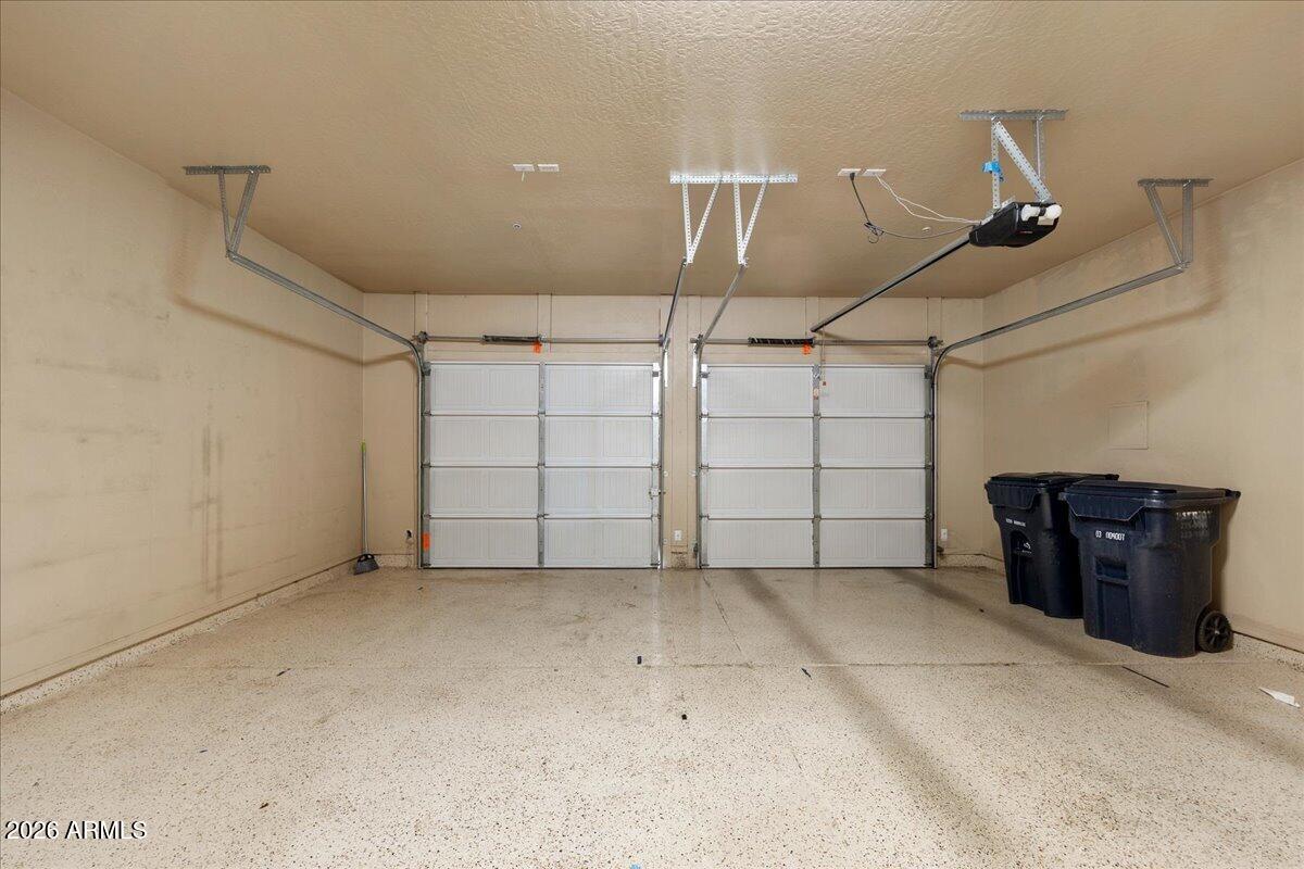 813 Alfonse Road Clarkdale, AZ 86324 - Photo 26 of 41 a view of a garage