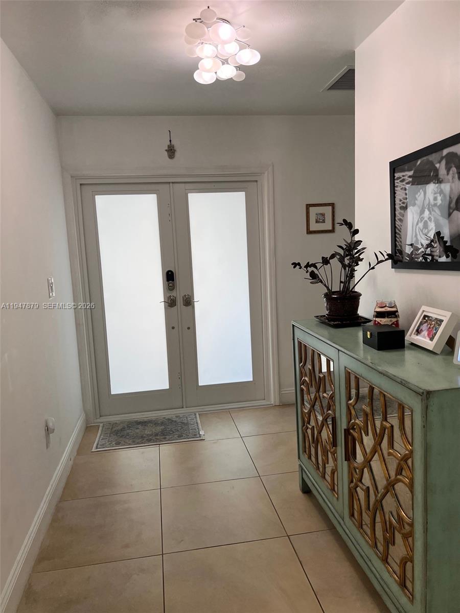 747 Southwest 6th Street Hallandale Beach, FL 33009 - Photo 8 of 29