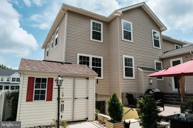 $669,000 | 9800 Leighland Court, Waldorf, MD 20603