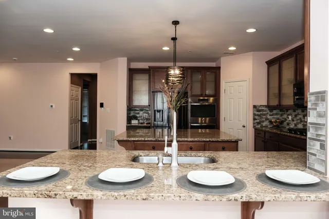 $669,000 | 9800 Leighland Court, Waldorf, MD 20603