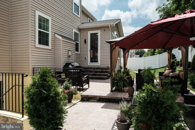 $669,000 | 9800 Leighland Court, Waldorf, MD 20603