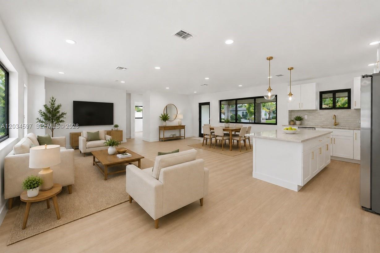 2731 Northeast 52nd Street Lighthouse Point, FL 33064 - Photo 3 of 43 virtual staged