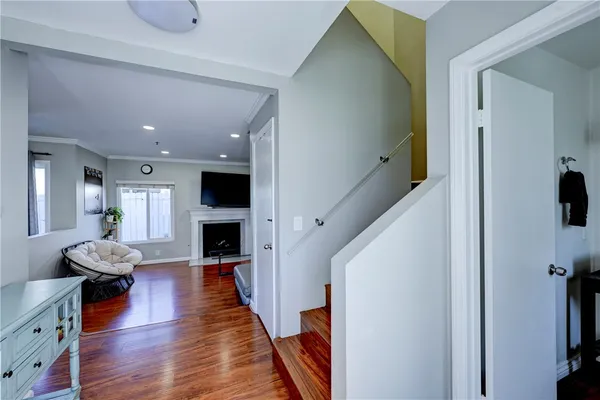 $4,325 | 260 Victoria Street, Unit 5, Costa Mesa, CA 92627