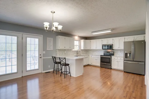 $569,900 | 145 South Palmers Chapel Road, White House, TN 37188