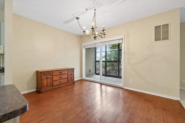 $295,000 | 1941 Ford Parkway, Unit 102, St. Paul, MN 55116