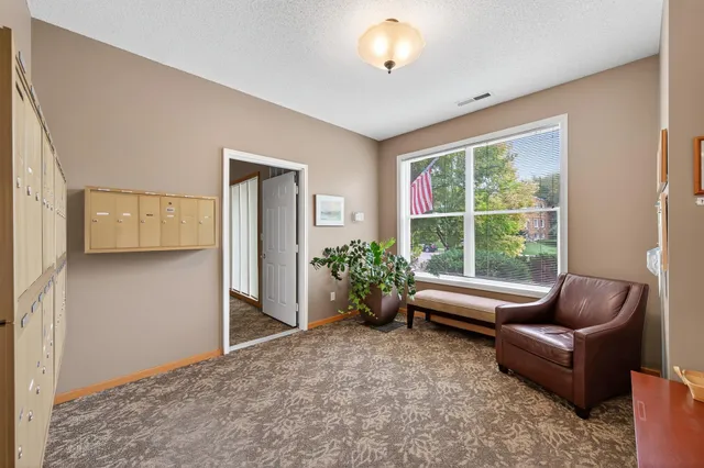 $295,000 | 1941 Ford Parkway, Unit 102, St. Paul, MN 55116